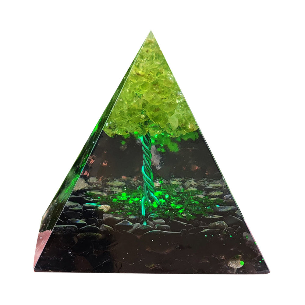 Crystal Gravel Epoxy Resin Pyramid Ornaments