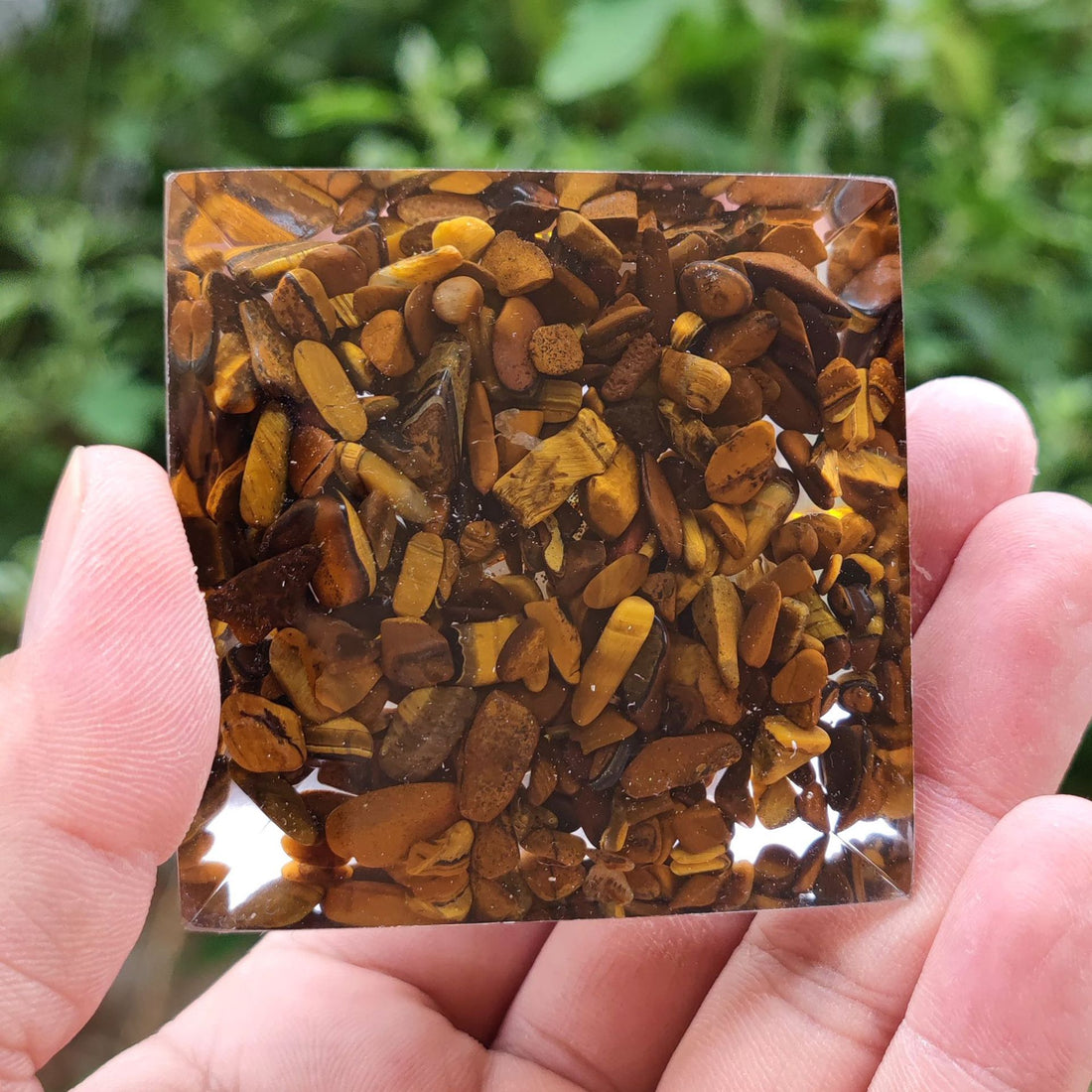 Crystal Gravel Epoxy Resin Pyramid Ornaments